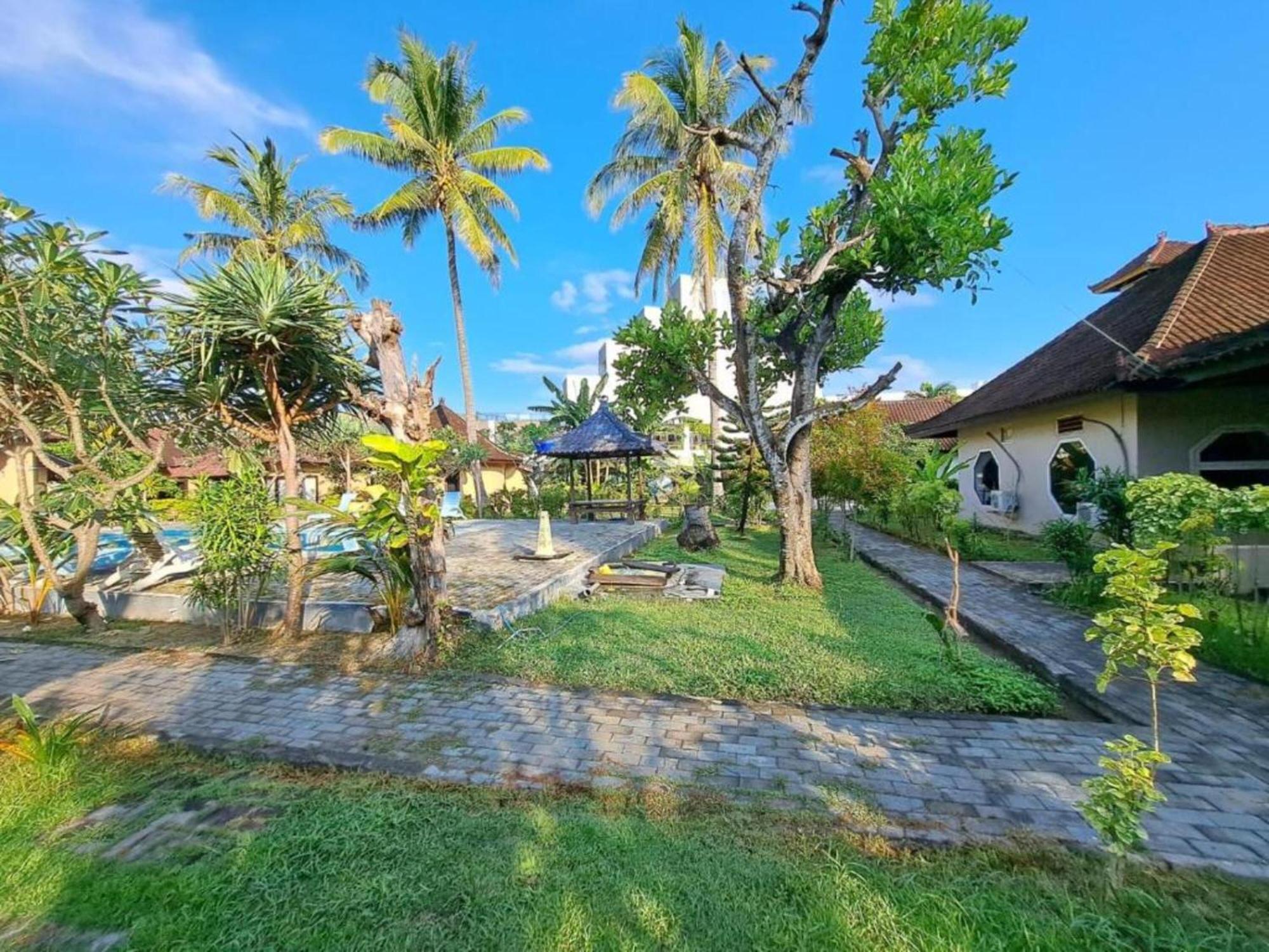 Gguesthouse Kuta  Экстерьер фото